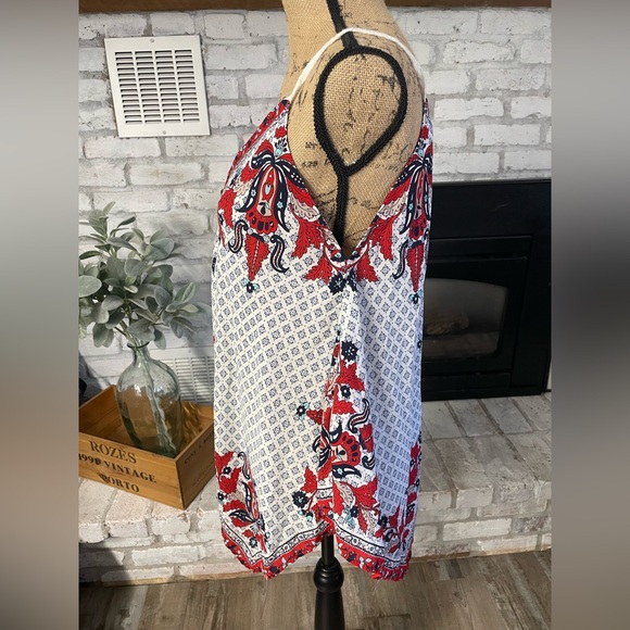 Jolt Butterfly Tank, summer, spring - Picture 3 of 8